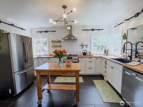 2127 8th Street, Bremerton WA 98312