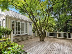 8914 SE 56th Street, Mercer Island WA 98040