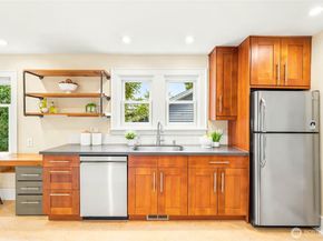 4755 39th Avenue S, Seattle WA 98118