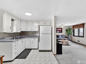 17830 116th Avenue SE, Renton WA 98058