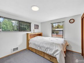 17830 116th Avenue SE, Renton WA 98058