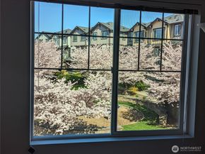 15652 NE 103rd Court 103, Redmond WA 98052