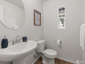 15652 NE 103rd Court 103, Redmond WA 98052