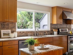 15104 Sunrise Drive NE, Bainbridge Island WA 98110