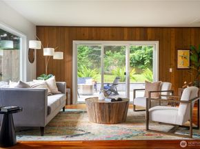 15104 Sunrise Drive NE, Bainbridge Island WA 98110