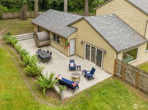 15104 Sunrise Drive NE, Bainbridge Island WA 98110