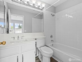 5400 Harbour Pointe Boulevard A202, Mukilteo WA 98275