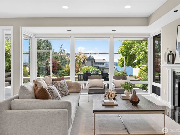 9829 NE 1st Street, Bellevue WA 98004