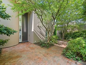 9829 NE 1st Street, Bellevue WA 98004