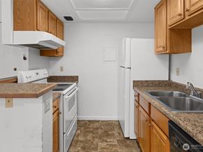 14645 NE 34th Street C24, Bellevue WA 98007