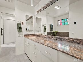 3089 Alki Avenue SW 2, Seattle WA 98116