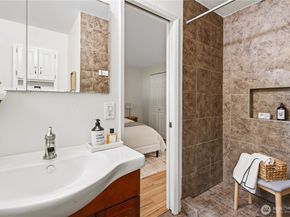 12019 NE 136th Pl Place, Kirkland WA 98034