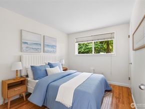 12019 NE 136th Pl Place, Kirkland WA 98034