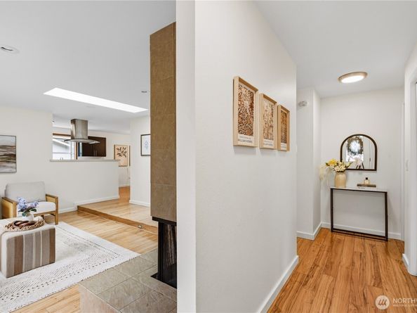 12019 NE 136th Pl Place, Kirkland WA 98034