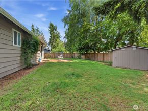 12019 NE 136th Pl Place, Kirkland WA 98034