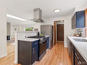 12019 NE 136th Pl Place, Kirkland WA 98034