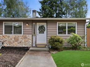 12019 NE 136th Pl Place, Kirkland WA 98034