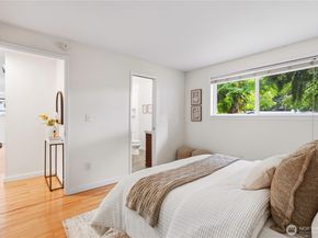 12019 NE 136th Pl Place, Kirkland WA 98034