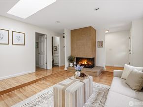 12019 NE 136th Pl Place, Kirkland WA 98034