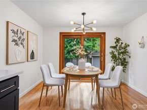 12019 NE 136th Pl Place, Kirkland WA 98034