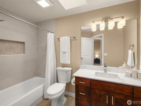 25444 SE 42nd Place, Issaquah WA 98029