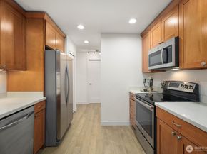 1727 Harbor Avenue SW N401, Seattle WA 98126