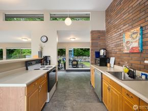 1727 Harbor Avenue SW N401, Seattle WA 98126