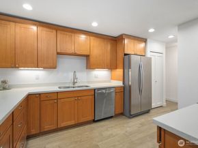 1727 Harbor Avenue SW N401, Seattle WA 98126