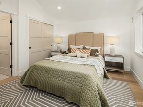 533 B N 70th Street, Seattle WA 98103