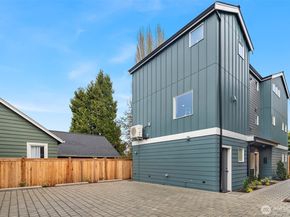 533 B N 70th Street, Seattle WA 98103