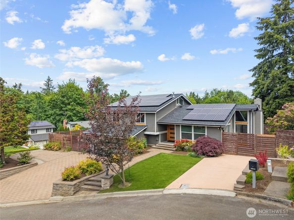 12302 SE 46th Court, Bellevue WA 98006