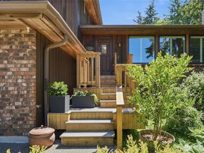 1526 S Lake Stickney Drive, Lynnwood WA 98087