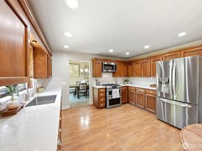 1526 S Lake Stickney Drive, Lynnwood WA 98087