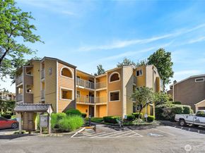 7370 West Lake Sammamish Parkway 2106, Redmond WA 98052