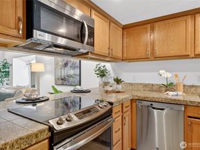 7370 West Lake Sammamish Parkway 2106, Redmond WA 98052