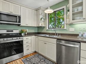 6519 40th Avenue NE, Seattle WA 98115