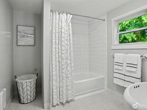 6519 40th Avenue NE, Seattle WA 98115