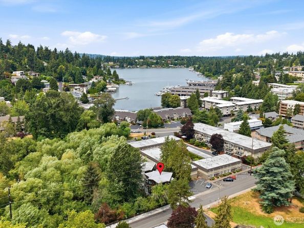 427 102nd Avenue SE, Bellevue WA 98004