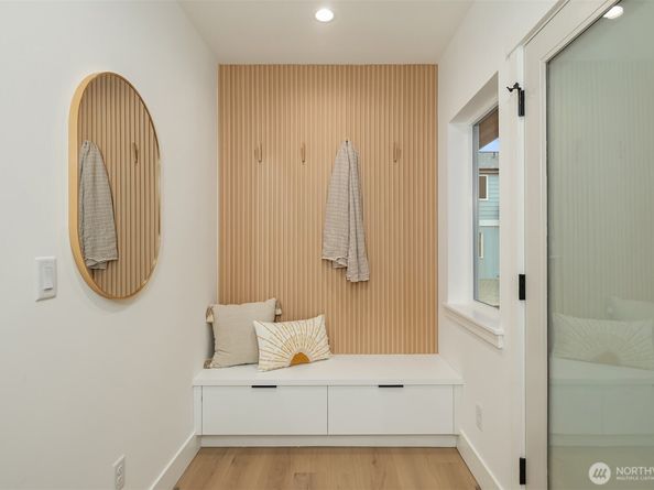 533 N 70th Street, Seattle WA 98103