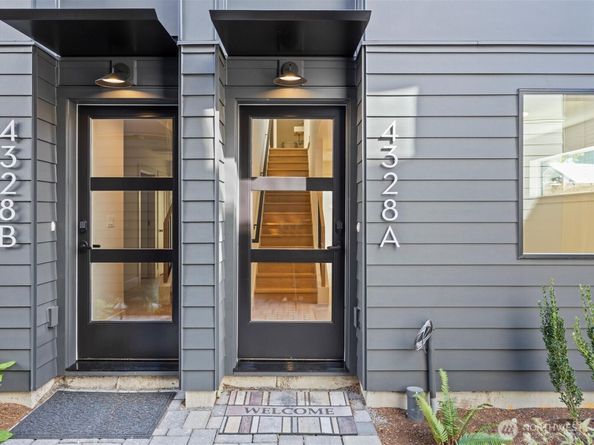 4328 Woodlawn Avenue N A, Seattle WA 98103