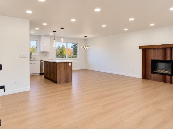 24436 13th Place S, Des Moines WA 98198