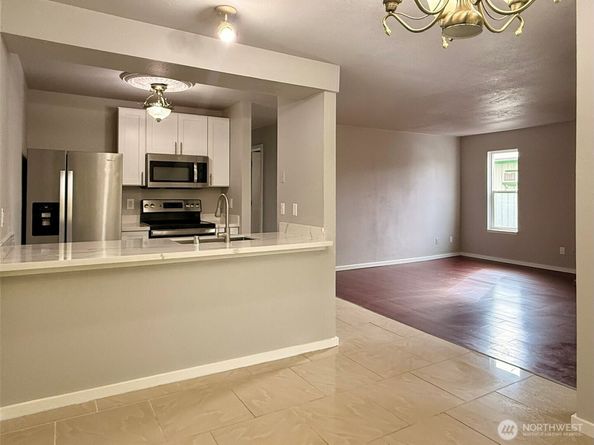 3233 NE 12th Street 215, Renton WA 98056