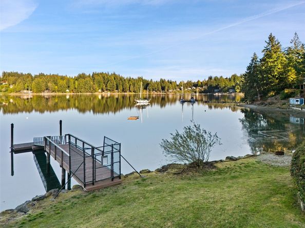 924 Shorewood Drive B21, Bremerton WA 98312