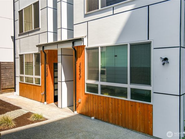 4540 40th Avenue SW, Seattle WA 98116