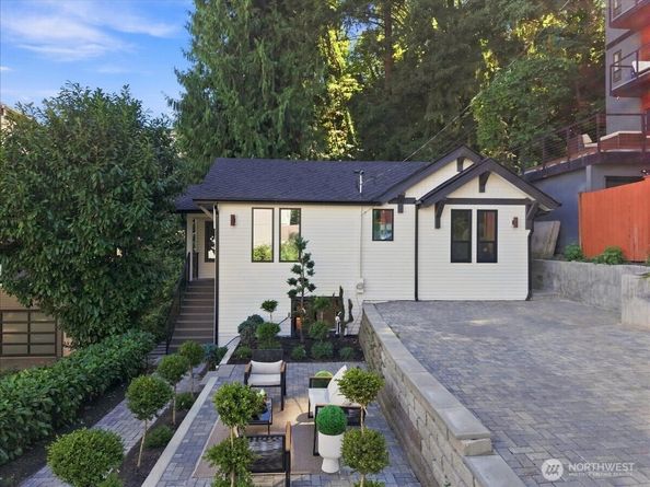 4011 SW Maryland Place, Seattle WA 98116