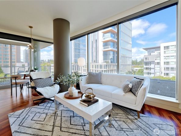 10610 NE 9th Place 605, Bellevue WA 98004