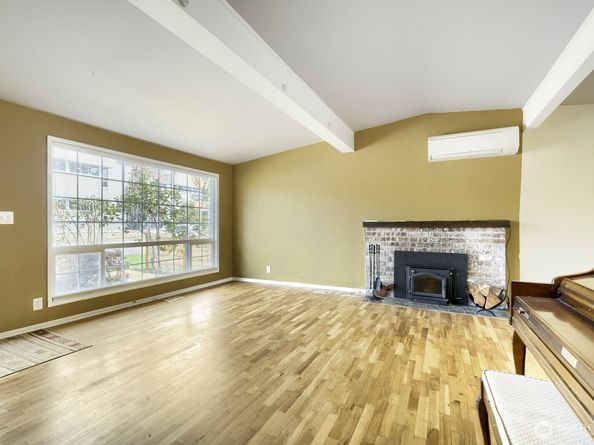 3707 SW 105th Street, Seattle WA 98146