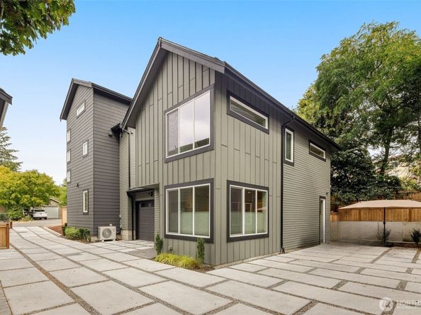 115 B N 105th Street, Seattle WA 98133