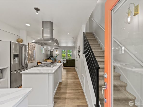 300 26th Avenue E D, Seattle WA 98112