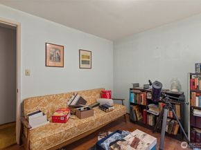 1212 146th Avenue SE, Bellevue WA 98007